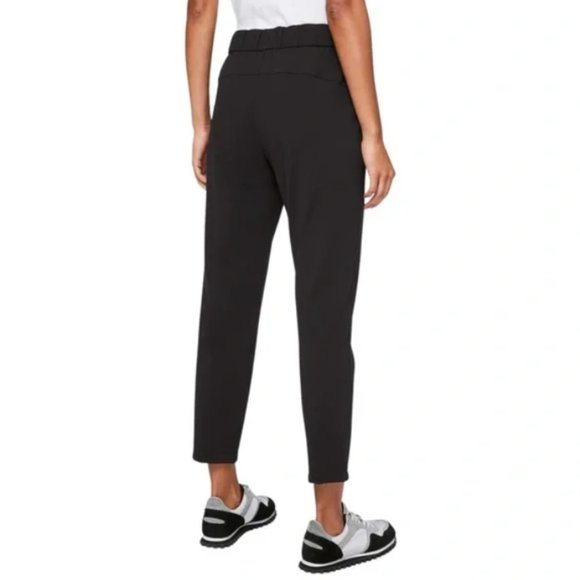 Lululemon On The Fly 7/8 Pant - Black - Picture 2 of 5